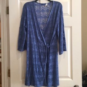 Ugg ladies lace wrap.  Size small